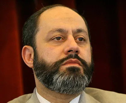 "نائب رئیس مجلس هشتم " برای ثبت نام در دور یازدهم انتخابات مجلس در وزارت کشور حاضر شد