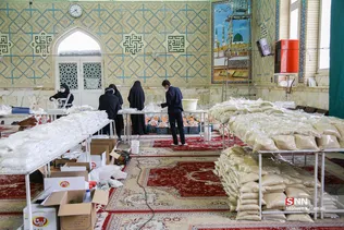 بسته بندی بسته های حمایتی آسیب‌ دیدگان کرونا در قم
