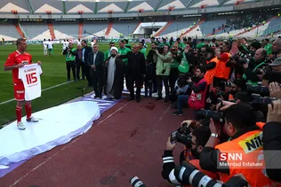 برتری یک بر صفر پرسپولیس مقابل ذوب آهن اصفهان