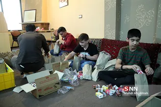 بسته بندی ارزاق برای مستمندان به مناسبت عید غدیر خم