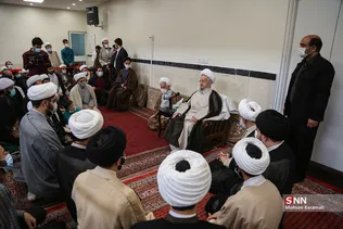 عمامه‌گذاری طلاب در میلاد امام حسین(ع)