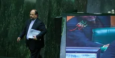 تغییر موضع ۱۸۰ درجه‌ای نمایندگان؛ از «دو دو» با قرائت نام شریعتمداری تا رأی ۷۴ درصدی به وی