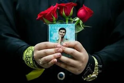 کافه&zwnj;نشینی تکاور مدافع حرم با خانم نویسنده! + عکس