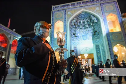 لاله گردانی شام غریبان شهادت ثامن الحجج(ع) در شیراز