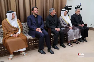 شیخ تمیم بن حمد آل ثانی امیر قطر و هیئت همراه، عصر امروز در دیدار با رهبر انقلاب اسلامی، به نمایندگی از دولت و ملت این کشور، ضایعه درگذشت رئیس جمهور و وزیر امور خارجه و همراهان ایشان را به حضرت آیت‌الله خامنه‌ای و ملت ایران تسلیت گفت.
