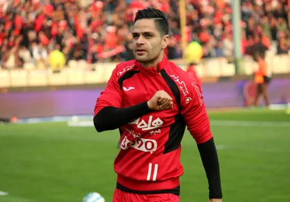 کامیابی نیا در پرسپولیس ماندنی شد
