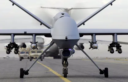 تصاویر منتشر شده از سرنگونی یک پهپاد آمریکایی از نوع MQ-۹ Reaper امشب بر فراز استان صعده در یمن