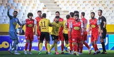 حواشی بازی سپاهان و پرسپولیس / از شعار علیه یحیی تا اعتراض به داور