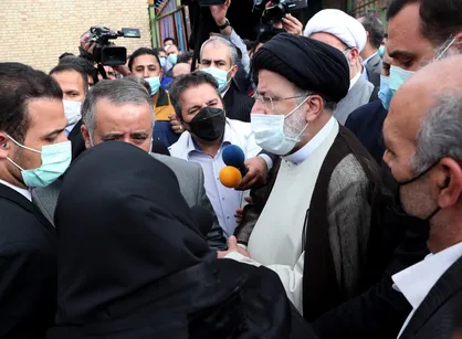 حضور رئیسی در کارخانه تعطیل&zwnj;شده پاکریس + فیلم
