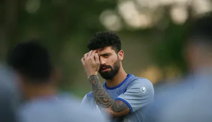 فرهاد مجیدی رسما یک بازیکن دیگر استقلال را کنار گذاشت