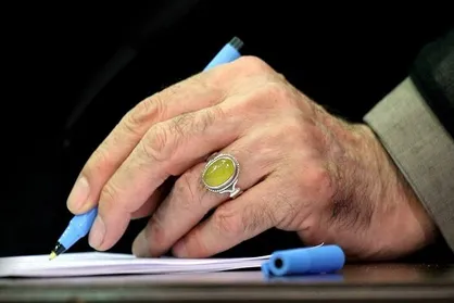 تقریظ رهبر معظم انقلاب بر کتاب &laquo;سرباز کوچک امام&raquo;