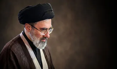 رهبر انقلاب: مأموریت تاریخی دانش‌آموزان و دانشجویان، فتح قله‌های پیشرفت است / یاد دانش‌آموزان شهیدمان را گرامی می‌داریم
