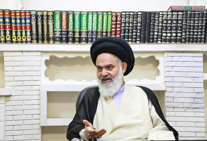 آیت الله حسینی بوشهری: از بیان شما درباره مسئله راه آهن خوشحال شدم/ مشکل آب در بوشهر با آب شیرین کن حل نمی&zwnj;شود+فیلم
