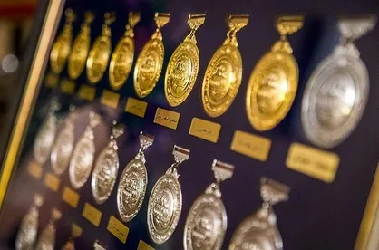 مدال&zwnj;های تقدیمی به رهبری مجددا به اهداکنندگان باز می&zwnj;گردد