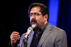 حسام‌الدین سراج «ترانه‌های زمین» را زمزمه می‌کند