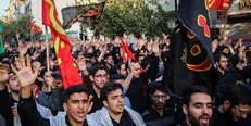 دسته‌های عزاداری دانشجویان راهی حسینیه امام خمینی (ره) شدند