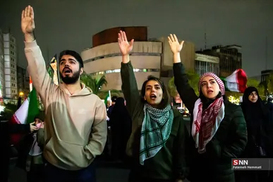 تجمع مردمی و دانشجویی نه به آتش بس در میدان ولیعصر (ع) تهران