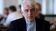 شلیک از پشت به دیپلماتی که 6 ماه است در بازداشت به سر می‌برد