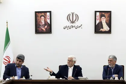 عارف: دولت به اهمیت مسائل فرهنگی واقف است/ تخصیص ۴۰ میلیون دلار برای حل مشکل کاغذ