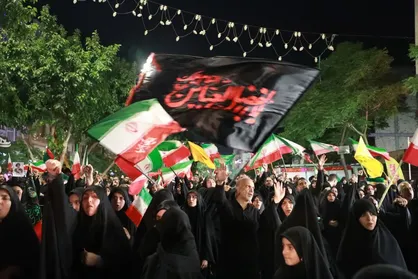 طنین &laquo;لبیک یا حسین&raquo; در کویر؛ تجدید میثاق سمنانی&zwnj;ها با آرمان&zwnj;های مقاومت+ فیلم