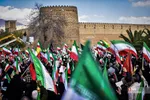 اجتماع مردم شیراز برای بیعت با آیت‌الله سید مجتبی خامنه‌ای