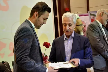 وزیر علوم از رتبه&zwnj;های برتر کنکور در قوچان تجلیل کرد