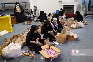 بسته بندی ارزاق برای مستمندان به مناسبت عید غدیر خم