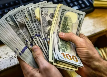 قیمت دلار در صرافی&zwnj;های بانکی به ۱۵۳۸۰ تومان رسید