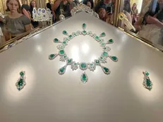 چه جواهراتی از لوور به سرقت رفت؟