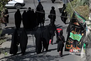 دسته عزاداری روز عاشورا حسینی