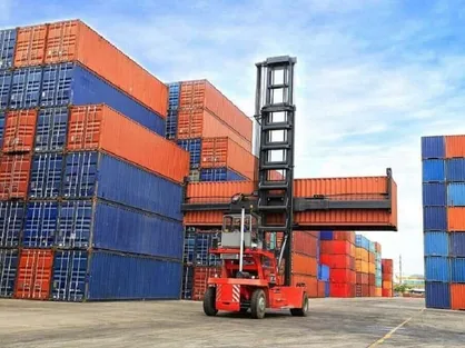 کندی ترخیص کالاها به دلیل تمرکز ثبت سفارش در وزارت صمت است