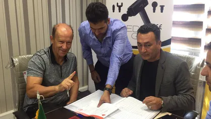 کالدرون قراردادش را با پرسپولیس ثبت کرد