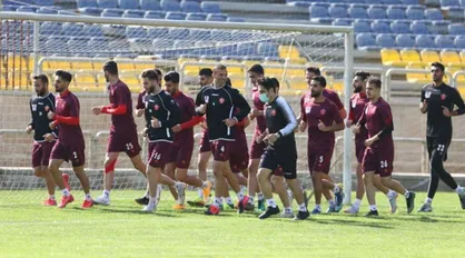 پرسپولیس با تمام نفرات در دربی ۹۴
