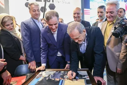 بازدید رئیس&zwnj;جمهور از بیست&zwnj;ونهمین نمایشگاه بین&zwnj;المللی نفت