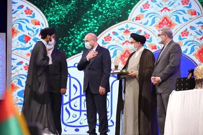 نمایندگان جمهوری اسلامی ایران بر جایگاه نخست مسابقات قرآن نشستند