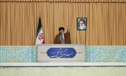 فیلم کامل خطبه&zwnj;های نماز عید سعید فطر به امامت رهبر انقلاب
