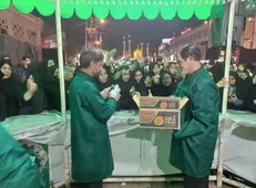 خدمت‌رسانی موکب بسیج آستان قدس رضوی به زائران حضرت معصومه (ع)