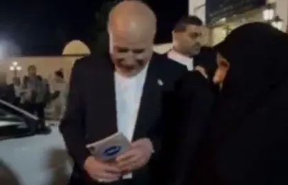 مادر شهیدان خالقی&zwnj;پور برای استقبال از رئیس مجلس به فرودگاه آمده بود، اینگونه از سوی قالیباف بدرقه شد