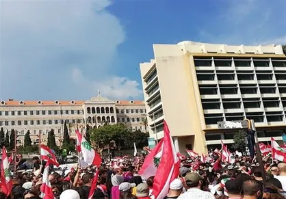 تظاهرات در لبنان ادامه دارد