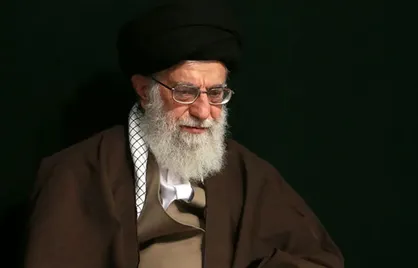 اگر معیت خداوند متعال را حفظ کنیم، بدانید که حتی اگر ده برابر نیرو&zwnj;های آمریکا علیه ما باشند، خداوند بر آنان غلبه خواهد کرد