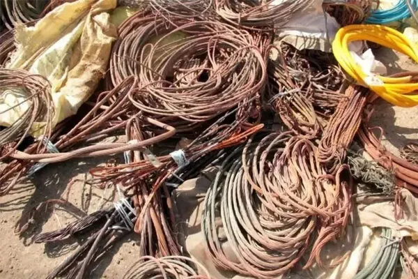 بازداشت ۴ سارق کابل و ترانس برق در اردستان