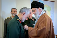 حاج قاسم سلیمانی باید به حاشیه برود! / چگونه رهبر انقلاب بازی برده ترامپ را دوسر باخت کرد؟