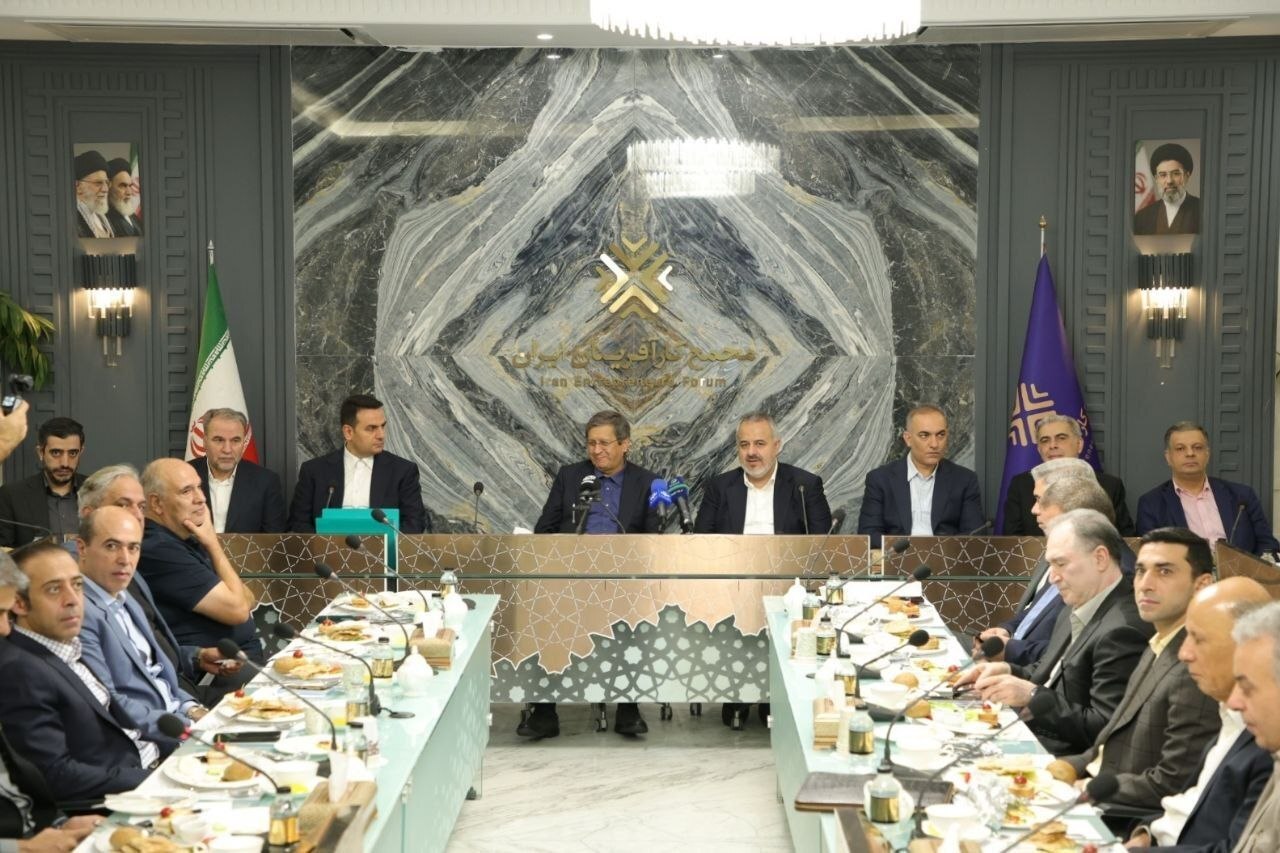 رئیس کل بانک مرکزی: مشکلی در تامین ارز نداریم رئیس کل بانک مرکزی: مشکلی در تامین ارز نداریم