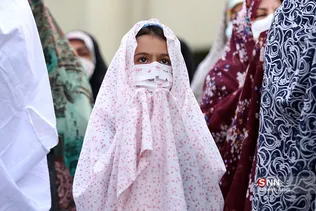 اقامه نماز عید فطر در مسجد دانشگاه تهران