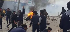 تظاهرکنندگان مقر حزب وابسته به بارزانی را آتش زدند