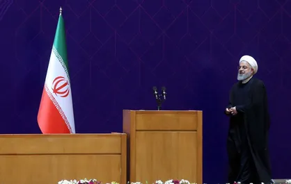 سلفی سیاسی #خبرنگار_هتّاک به امام رضا(ع) با حسن روحانی!/ معنای اعتدال این است؟