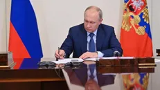 پوتین توافقنامه مشارکت راهبردی جامع با ایران را امضا کرد