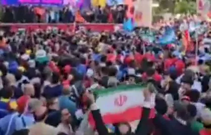 پرچم ایران و شعار " ایران ایران" در سخنرانی مراسم تحلیف نیکولاس مادورو رئیس&zwnj;جمهوری ونزوئلا