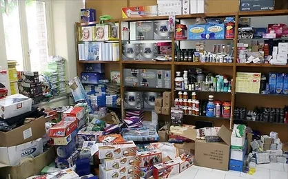کشف ۲ انبار بزرگ لوازم آرایشی و بهداشتی قاچاق