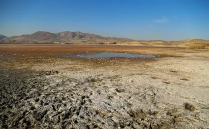 برداشت&zwnj;های غیر مجاز، عامل خشک&zwnj;سالی تالاب قوری&zwnj;گل / صدور دستور قضایی برای قلع و قمع ساخت و ساز&zwnj;ها&zwnj; در حریم تالاب